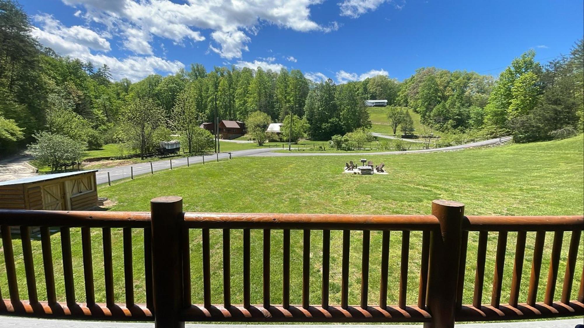 Hot Tub Fire Pit Game Room Theater Easy Access Sleeps 12 - Black Bear Lodge Pigeon Forge Εξωτερικό φωτογραφία