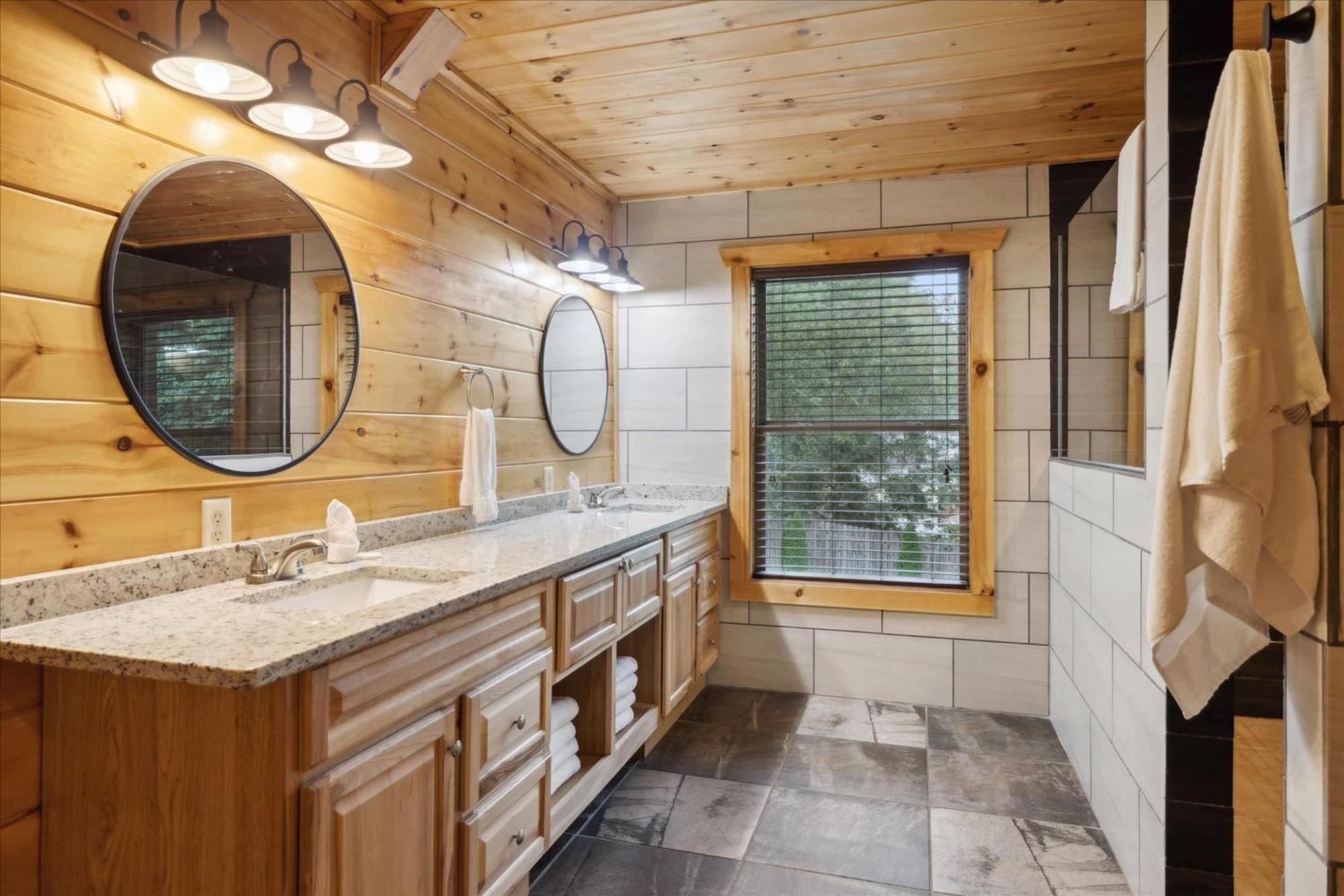 Hot Tub Fire Pit Game Room Theater Easy Access Sleeps 12 - Black Bear Lodge Pigeon Forge Εξωτερικό φωτογραφία